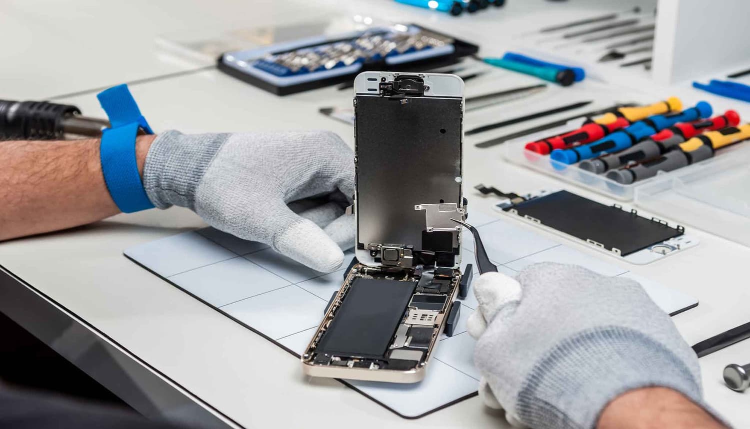 Telefon Tamiri: Arızalı Cihazlar İçin Hızlı ve Güvenilir Çözümler teknik analizi